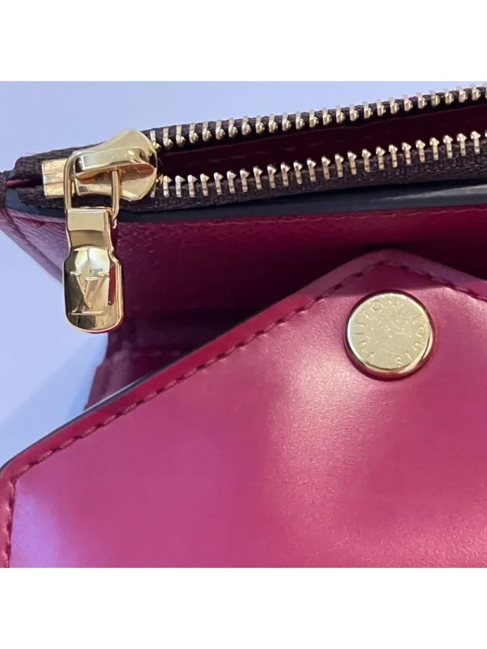 Louis Vuitton Portefeuille Zoe Monogram Compact Wallet Fuchsia Brown